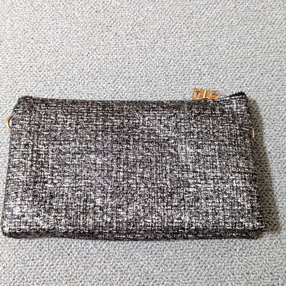 Black and‎ Silver Wristlet Crossbody Bag